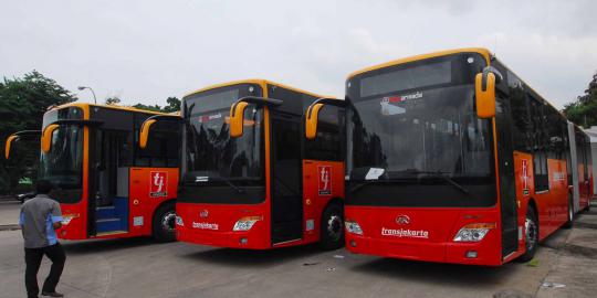 Anggota DPRD DKI minta Kadishub tanggung jawab bus baru karatan