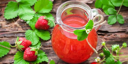 5 Manfaat kesehatan dari mengonsumsi jus stroberi secara rutin