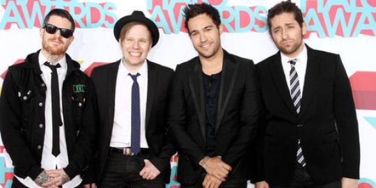 Kangen Flappy Bird? Fall Out Boy siap rilis ulang game itu!