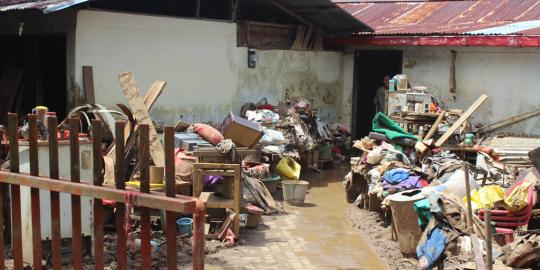 Bantu korban banjir Manado, Prabowo Subianto bawa kebutuhan bayi