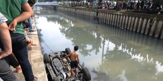 belajar nyetir fortuner nyemplung kali rev3