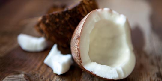 7 Manfaat mengonsumsi buah kelapa secara rutin
