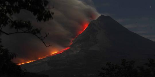 Gunung Kelud meletus, getaran keras terasa hingga ke Solo