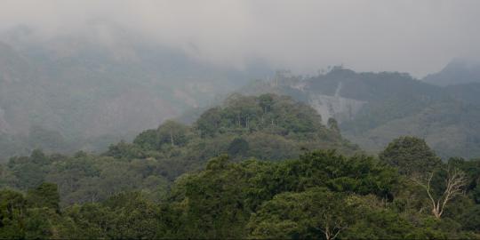 KISAH MISTERI DI GUNUNG KELUD