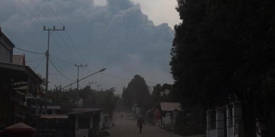 Gunung Kelud meletus, beredar pesan hoax Bromo Siaga 1