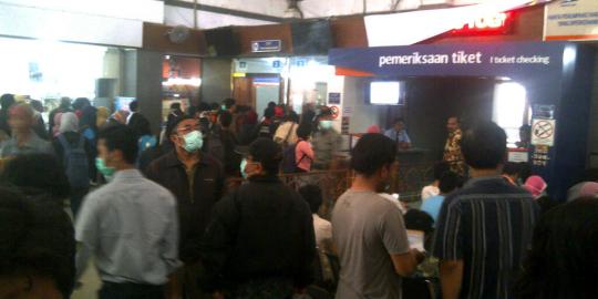 Bandara Adi Soemarmo ditutup, tiket KA dari Solo ludes terjual