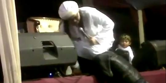 YouTube Indonesia dihebohkan oleh video Ustaz Hariri ngamuk