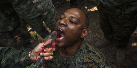 Marinir AS latihan bareng TNI minum darah cobra