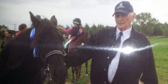Kakek Inggris ingin ketemu kudanya sebelum meninggal