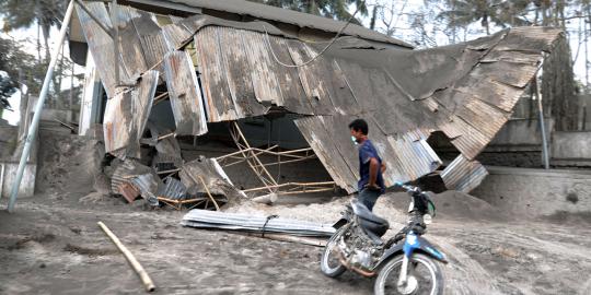 Derita warga Putut Malang yang rumahnya hancur akibat abu Kelud