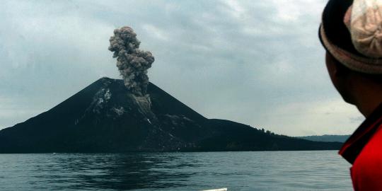 Tercatat ada 96 gempa di Gunung Anak Krakatau hari ini