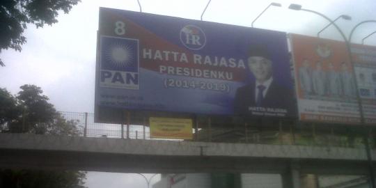 Tawarkan diri sendiri, reklame capres di Palembang bebas pajak