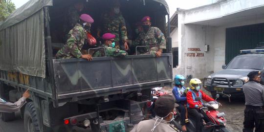 Satu truk anggota TNI kembali didatangkan ke Kelud