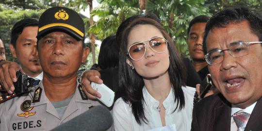 6 Artis cantik diduga kecipratan hasil korupsi Wawan