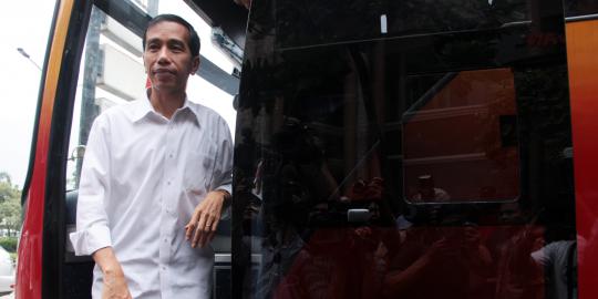 Ahok: Pak Jokowi resmiin bus, besok sudah enggak jalan