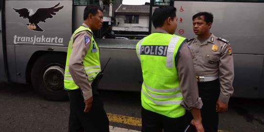 Bus Transjakarta tabrak warga, sopir dipaksa antar korban ke RS