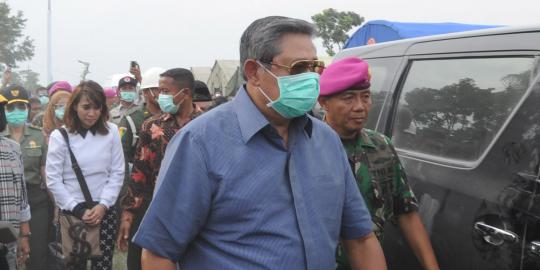 Presiden SBY tinjau posko Basarnas untuk korban Gunung Kelud