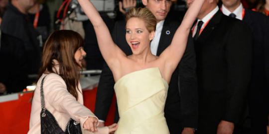 Jennifer Lawrence Pastikan Diri Jadi Presenter di Oscar 2014