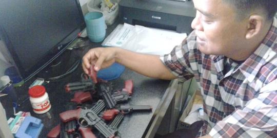 Khawatir keselamatan siswa, guru di Serang sita pistol mainan