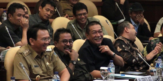 dukungan bertubi-tubi untuk risma agar bertahan