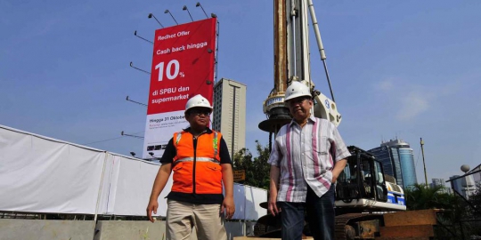 pembangunan monorail terlihat semrawut rev1