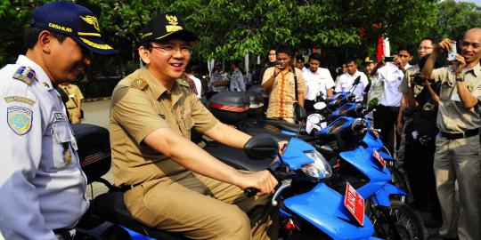 Ahok persilakan bus tingkat beroperasi di Jakarta