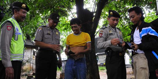 Preman dan PKL Monas dibekingi perwira polisi dan TNI