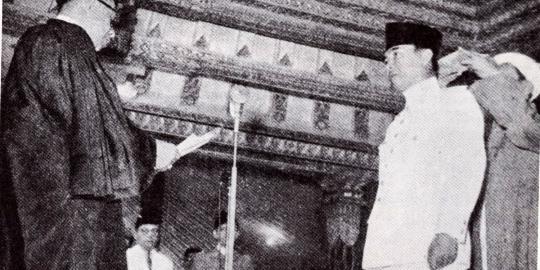 Situasi memanas, foto Bung Karno dibakar di Pemilu 1955