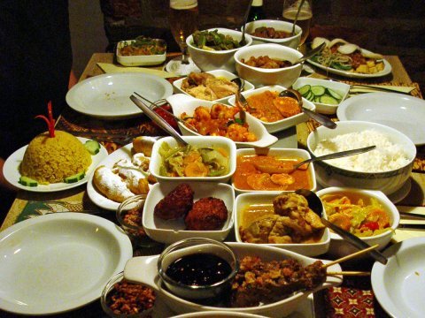 jamuan gaya rijsttafel