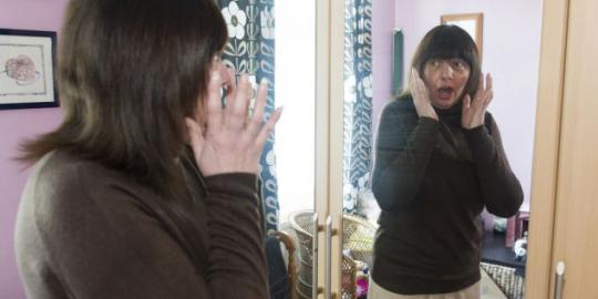 Wanita ini tak berhenti cegukan selama 11 tahun!