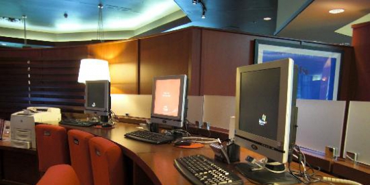 pengunjung warnet rev2