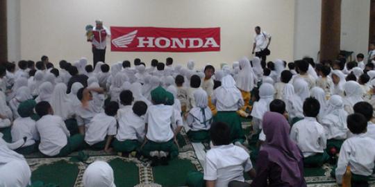 Cara Honda kasih dongeng safety riding buat anak SD