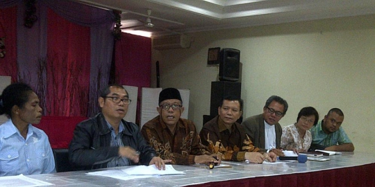 gaji diberikan setahun sekali rev2