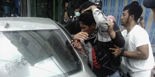 Aksi tolak SBY di Yogya ricuh, mahasiswa bentrok dengan polisi