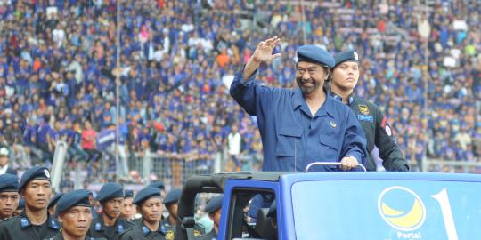 Naik mobil Jeep, Surya Paloh sapa ribuan kader NasDem di GBK