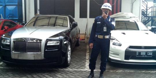 Terima mobil dari Wawan, 8 anggota DPRD Banten diadukan ke BK