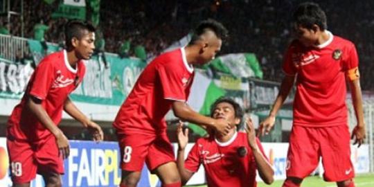 Panpel himbau no flare di uji coba Timnas U19 malam ini merdeka.com Panpel himbau no flare di uji coba Timnas U19 malam ini merdeka.com