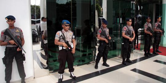 Aksi ratusan aparat polisi amankan sidang Hercules di PN Jakbar