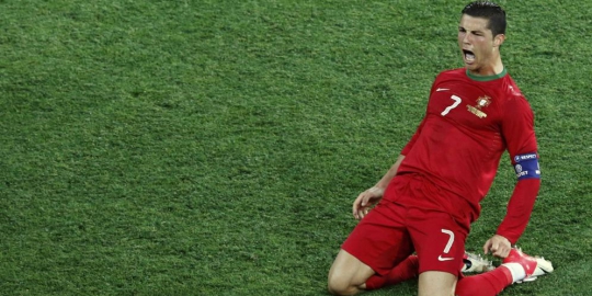 berusia 17 tahun ketika bermain di sporting lisbon rev2