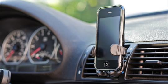 Di masa depan, getaran mobil bisa jadi charger smartphone