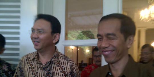 Blusukan bareng Jokowi, Ahok bingung salah kostum