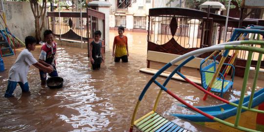 Hujan deras, Komplek Pondok Jaya Mampang direndam banjir