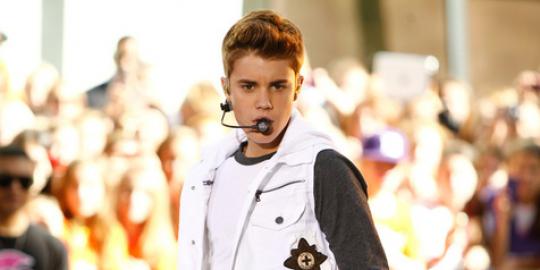 Demi pesta, ayah Justin Bieber rela tinggalkan keluarga