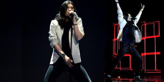 Gaya ngangkang Virzha lebih keren dari Ariel merdeka com