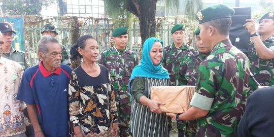 Kostrad bagi 2 ribu paket sembako untuk korban banjir