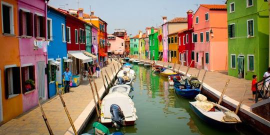 Burano, pulau warna-warni di utara Laguna Venesia