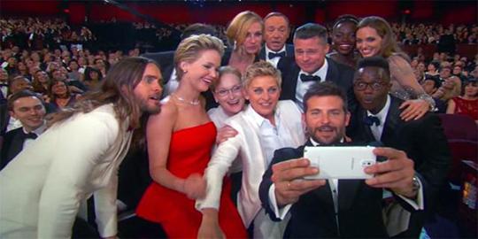 Galaxy S5 nampang selama 30 detik di Oscar Academy Award 2014