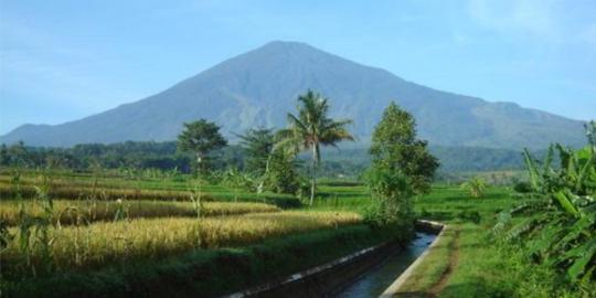 4 Kisah mistis Gunung Ceremai yang melegenda