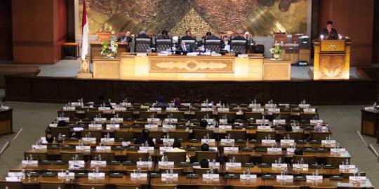 Sidang Paripurna DPR molor sejam, 254 anggota absen