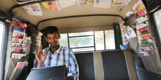 Pria India ini lengkapi becaknya dengan teknologi canggih